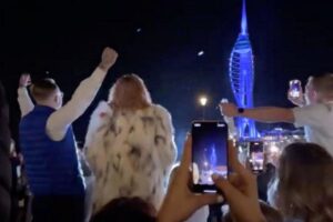 Mãe fica surpresa com erro no chá de revelação