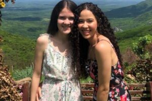 As irmãs encheram os pais de orgulho!