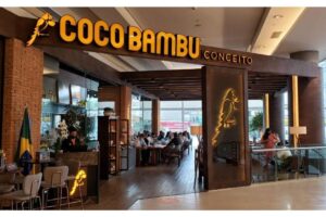 Restaurante Coco Bambu é condenado por constrangimento a criança com autismo: entenda o caso