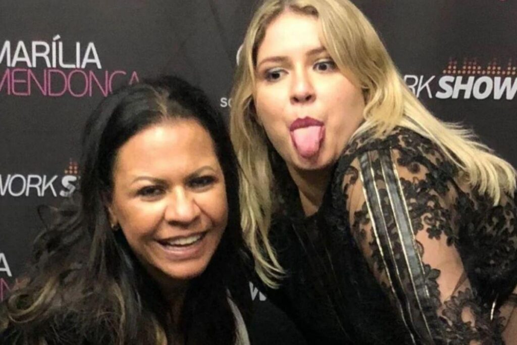 Mãe de Marília Mendonça mostra foto tirada pelo celular da filha no momento do acidente