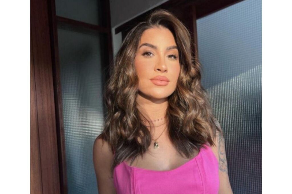 Bianca Andrade compartilha foto ao lado do filho