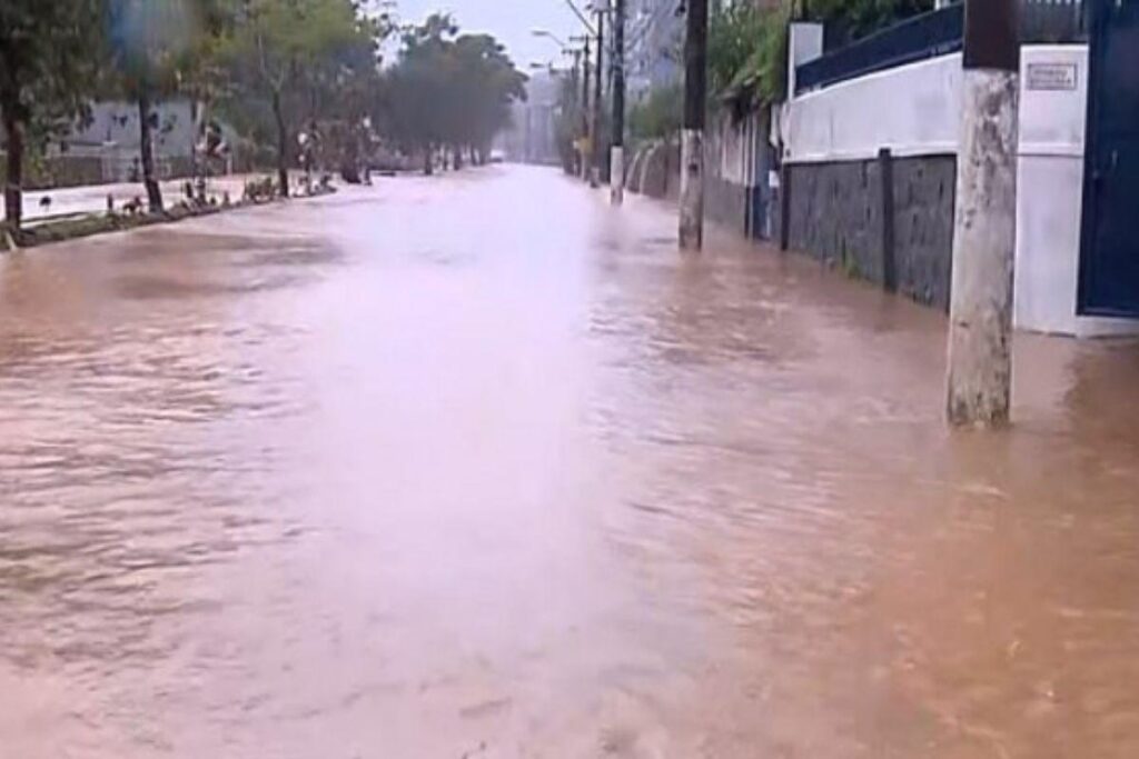 Aulas são suspensas em Petrópolis após novo temporal neste final de semana