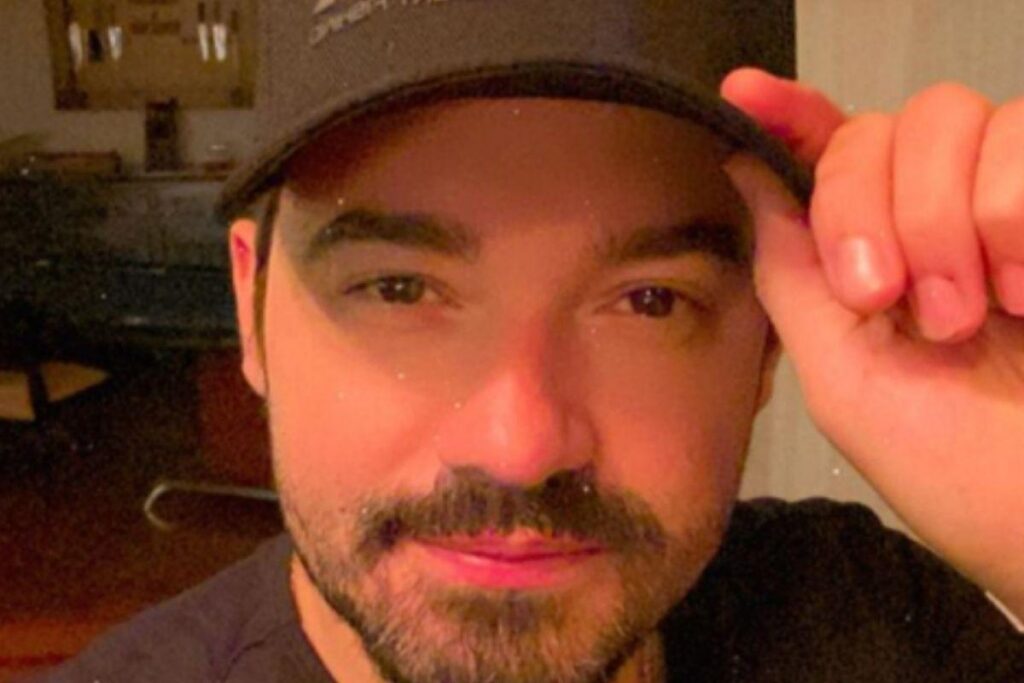 Fernando Zor com mãe e equipe médica no Hospital