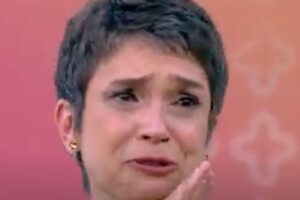 Elisa é filha de Sandra com Ernesto Paglia e está morando no EUA