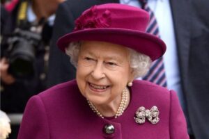 Rainha Elizabeth II pode ser forçada a não ir no memorial pela morte do príncipe Philip