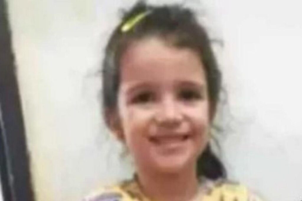 A menina não resistiu ao ser atingida pelo fogo