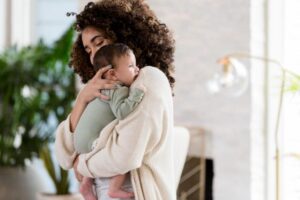 Projeto que cria Lei dos Direitos da Mãe Solo é aprovado no Senado