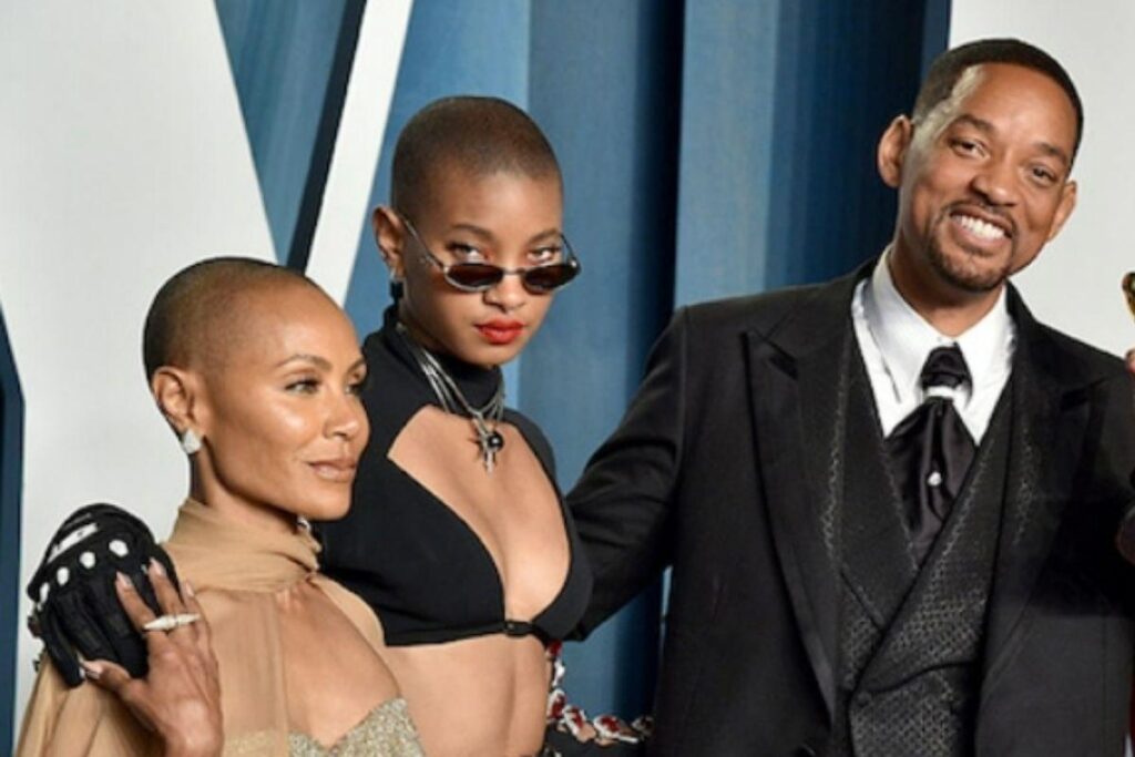 Willow Smith aparece com o pai, Will Smith, após polêmica com Chris Rock durante premiação do Oscar 2022