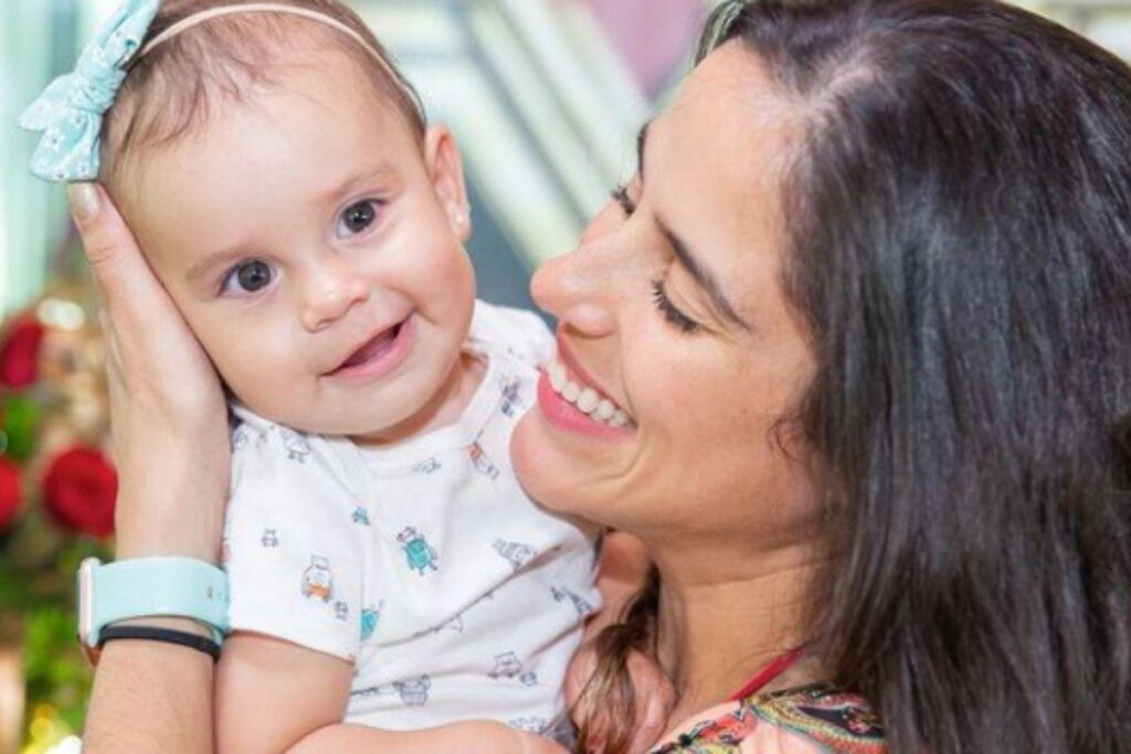 Camilla Camargo comemora o primeiro aniversário da filha