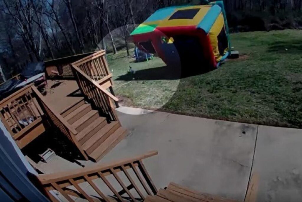 Criança de 5 anos é levemente ferida após ataque de pula-pula inflável