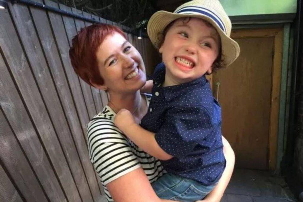 “Milagre”: Mãe acorda de coma no momento em que médicos desligam máquina que a mantinha viva