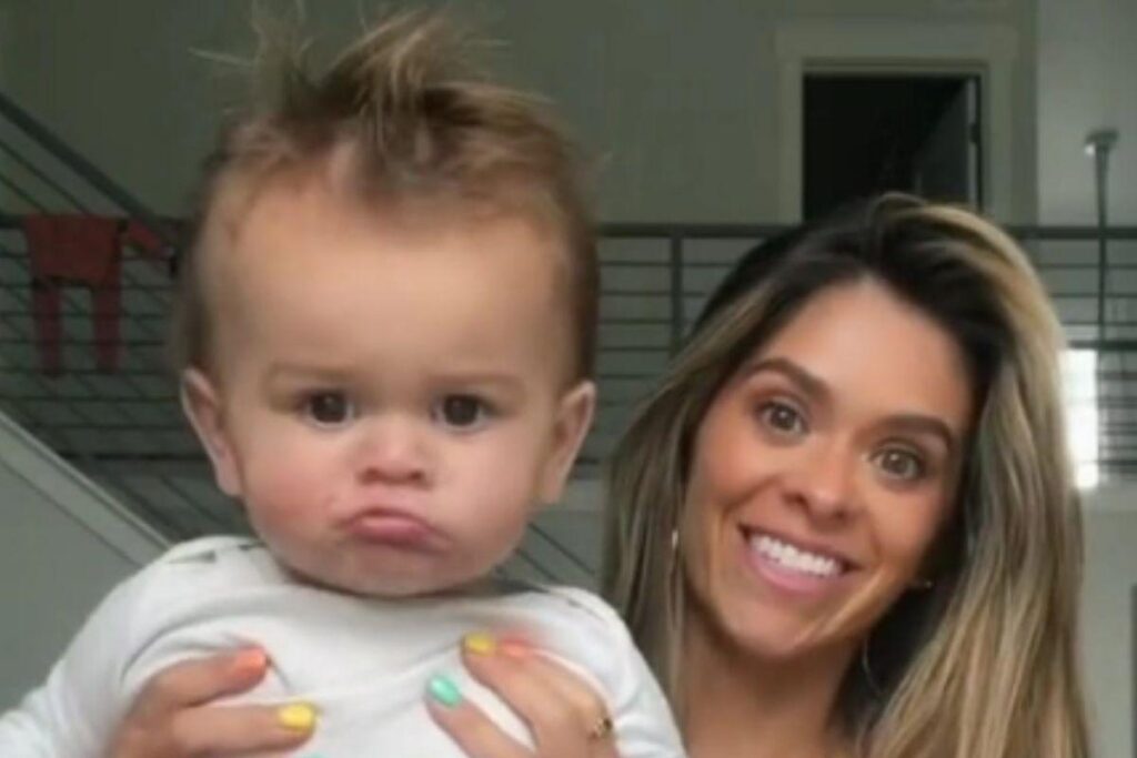 Mãe é acusada de editar imagem de bebê de 2 anos por ser grande demais: “Esse é o tamanho dele”