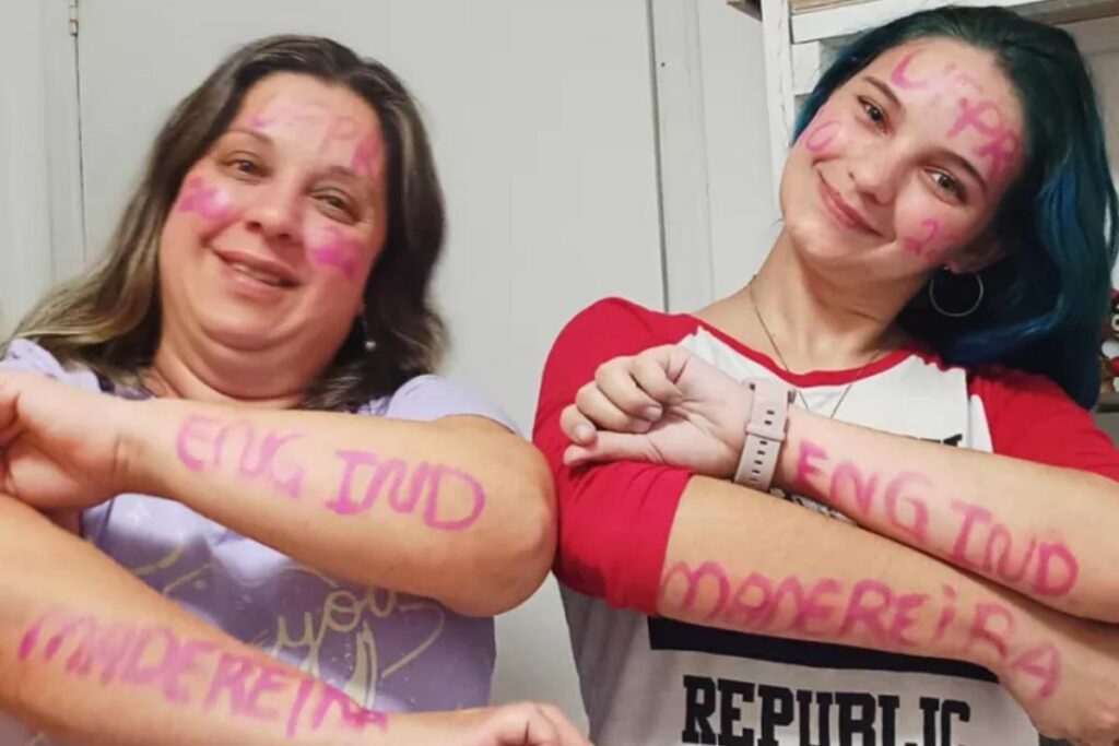 As duas estudaram juntas para o vestibular de Engenharia Industrial Madeireira