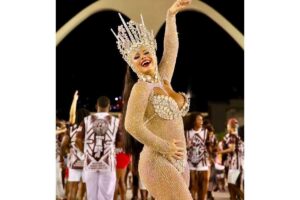 Viviane Araújo mostrou o ultrassom antes do desfile