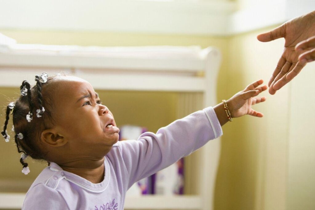 A mãe não esta conseguindo uma vaga na creche para os filhos
