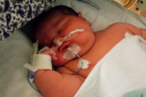 A mãe sabia que o bebê iria nascer grande mas não tanto