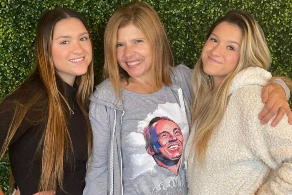 Marina e Sofia, filhas de Rose Miriam e Gugu, se formaram no ensino médio e celebraram a conquista na festa de formatura