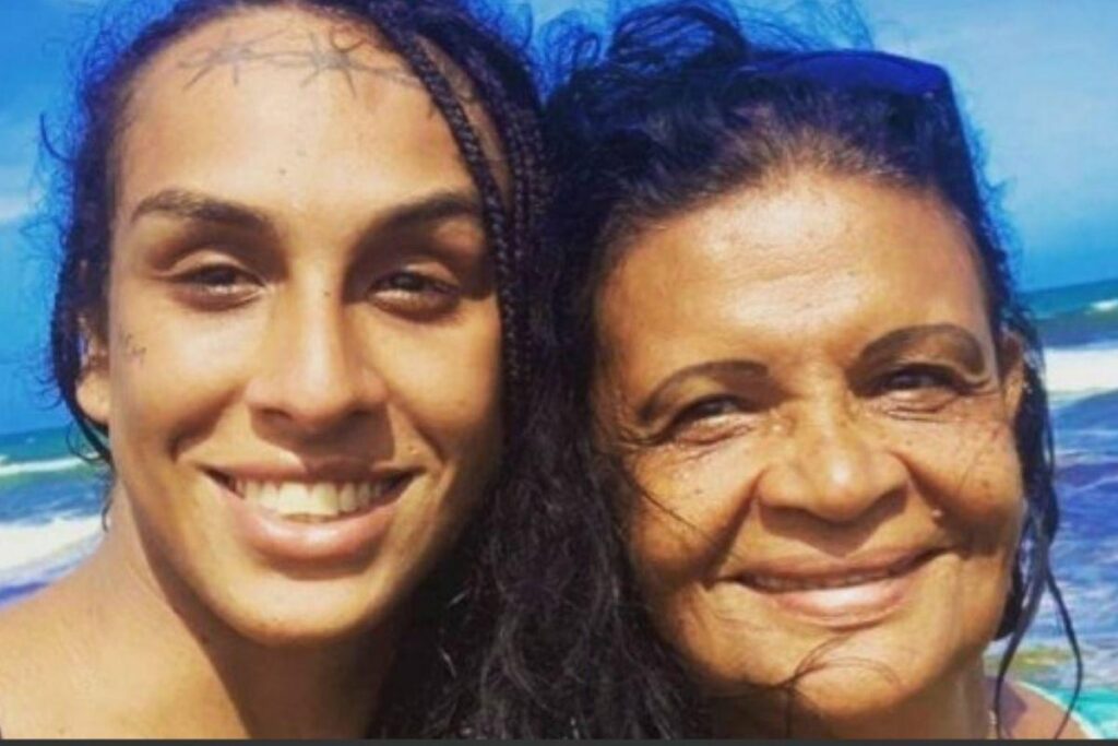 Mãe de Linn da Quebrada não gostou de uma atitude da filha no BBB 22