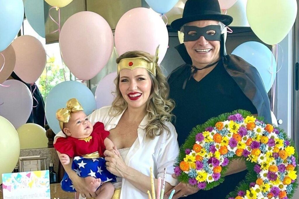 Chiara completou dois meses de vida no último sábado, que foi comemorado com uma festa temática inspirada no Carnaval