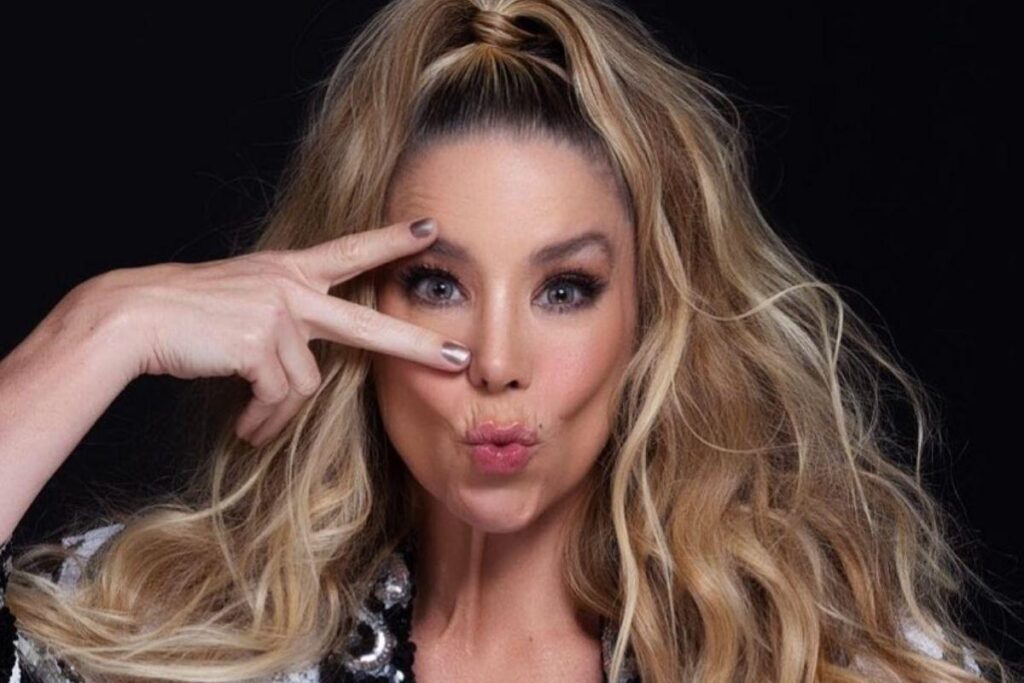 A atriz encheu o filho de elogios