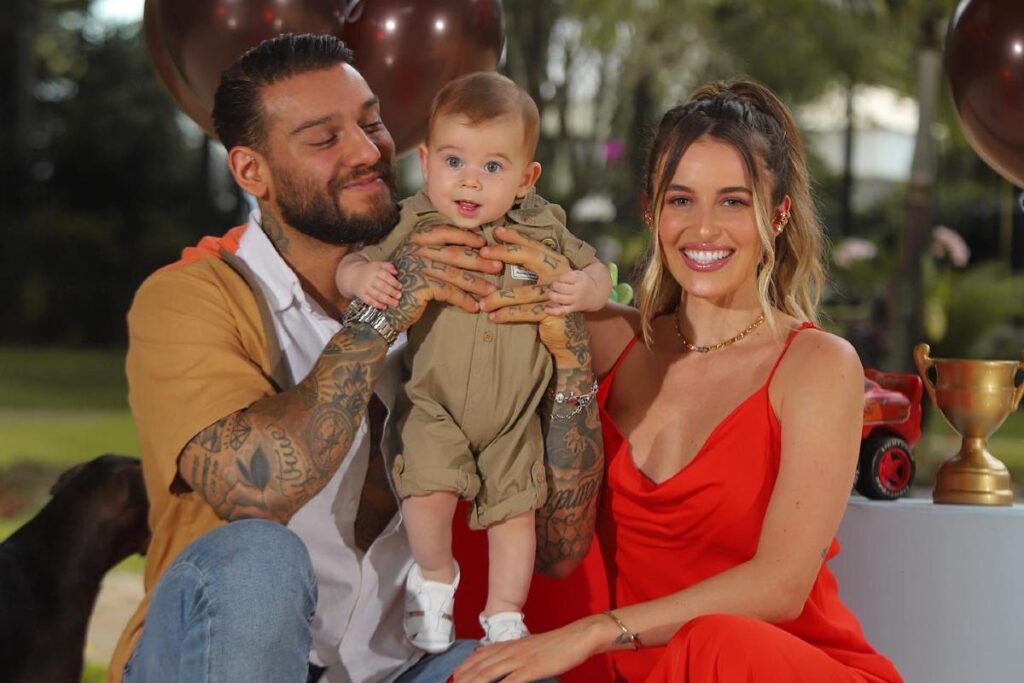 Lucas Lucco e Lorena Carvalho comemoram aniversário de 1 ano do filho