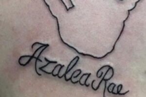 Uma mulher mostrou exemplo do que gostaria de tatuar na pele e o resultado decepcionante