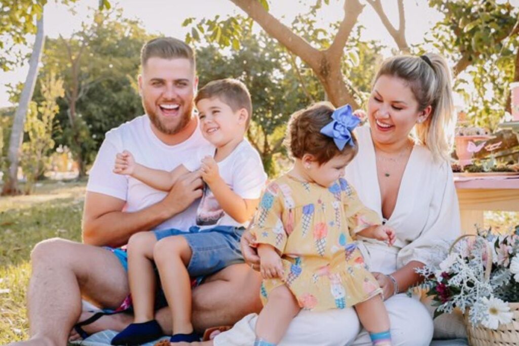 Zé Neto e Natália Toscano são pais de José e Angelina