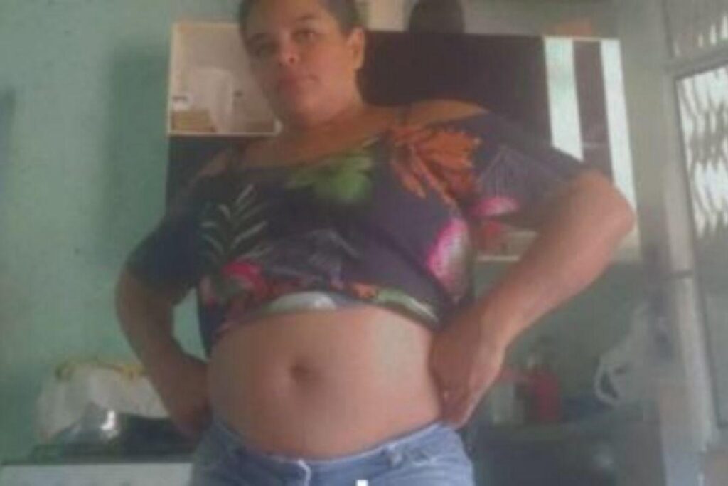 A mulher descobriu que estava grávida no oitavo mês de gestação, após sentir dores nas costas