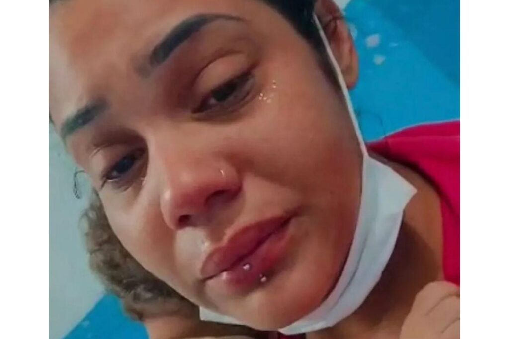 Familiares aguardam pelo atendimento de bebês e crianças