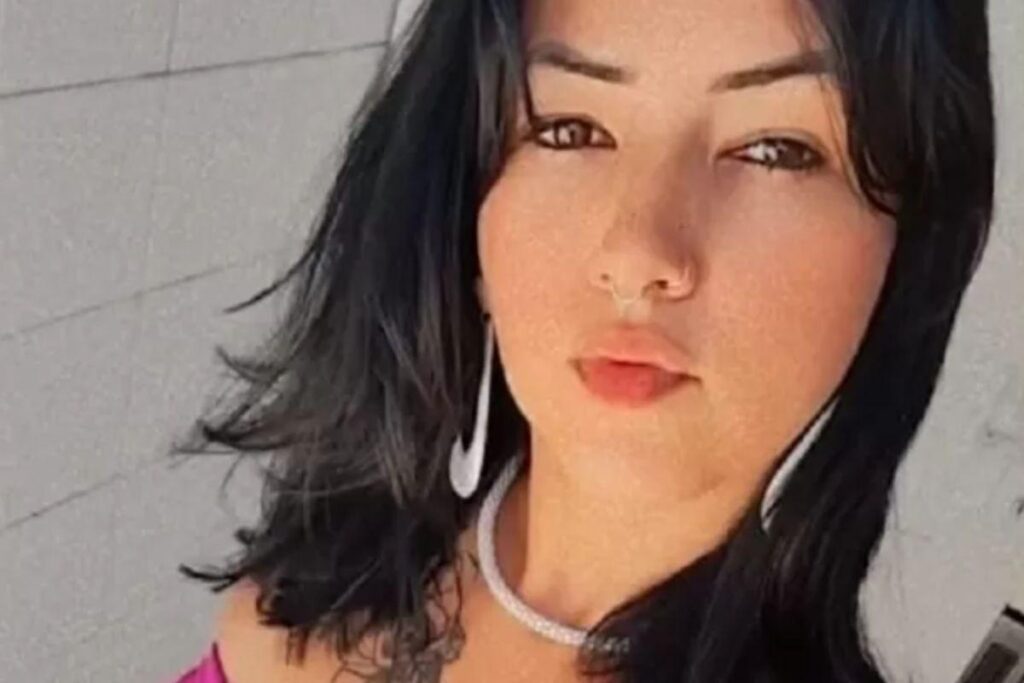 Nayani foi atingida por um tiro acidental depois que a mãe dela derrubou uma arma engatilhada de um móvel