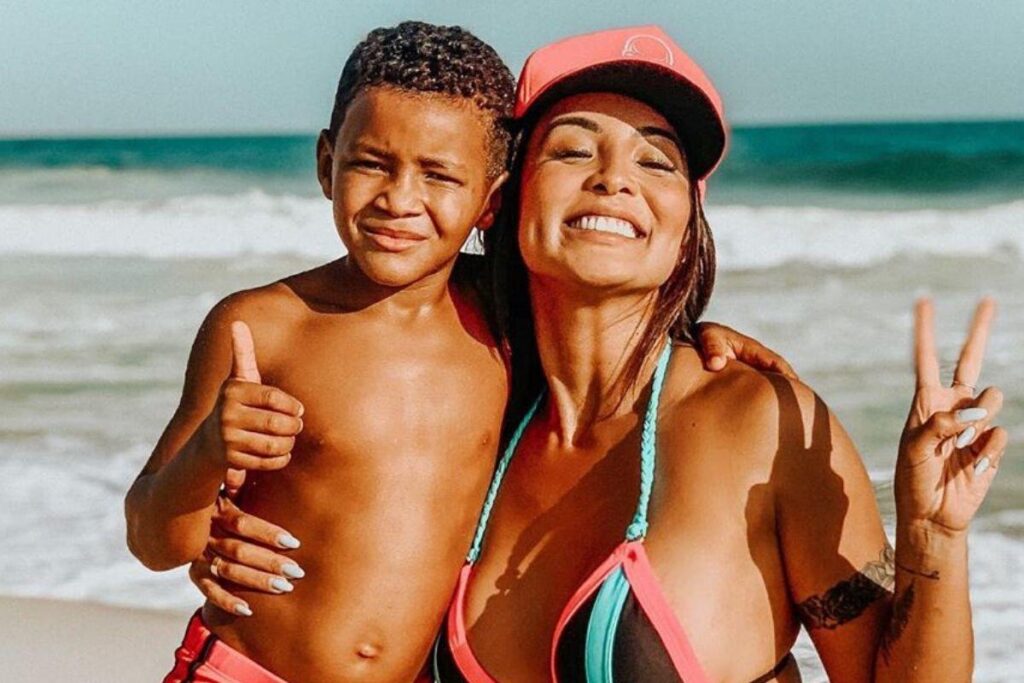 Carol falou nas redes sobre a decisão do filho