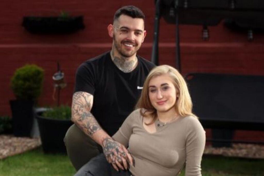 Tony agora está com Sofia (a da esquerda), e deixou Lorna (a da direita)