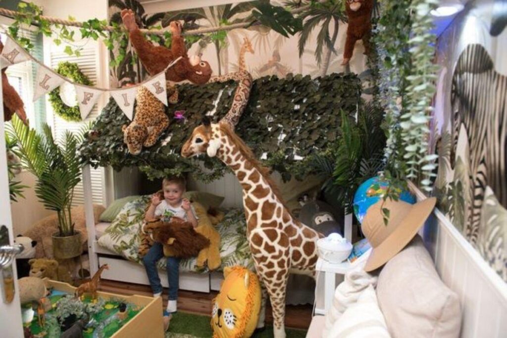 Pais gastam mais de R$5.000 para ensinar o filho a amar os animais