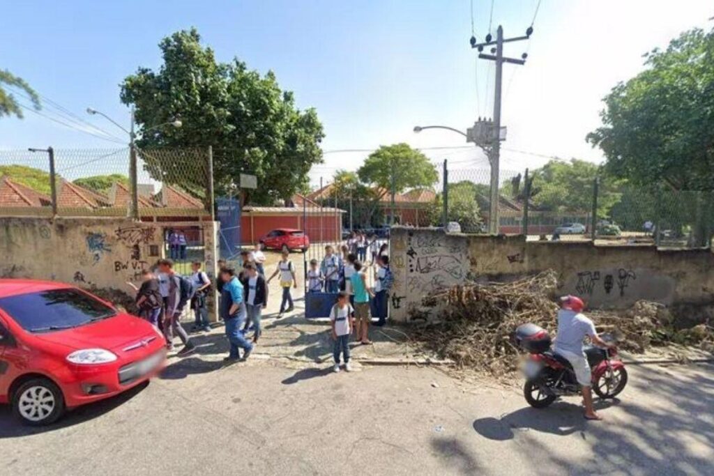 Três alunos são esfaqueados por colega de turma em escola no Rio de Janeiro