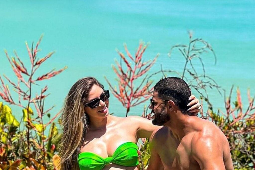 Hulk Paraíba e Camila Ângelo impressionam seguidores com carrinho de bebê de R$22 mil
