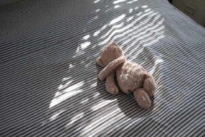 A recém-nascida foi levada ao hospital infantil, mas infelizmente não resistiu