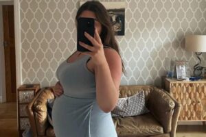 Maisie Cromptom grávida de sua primeira filha