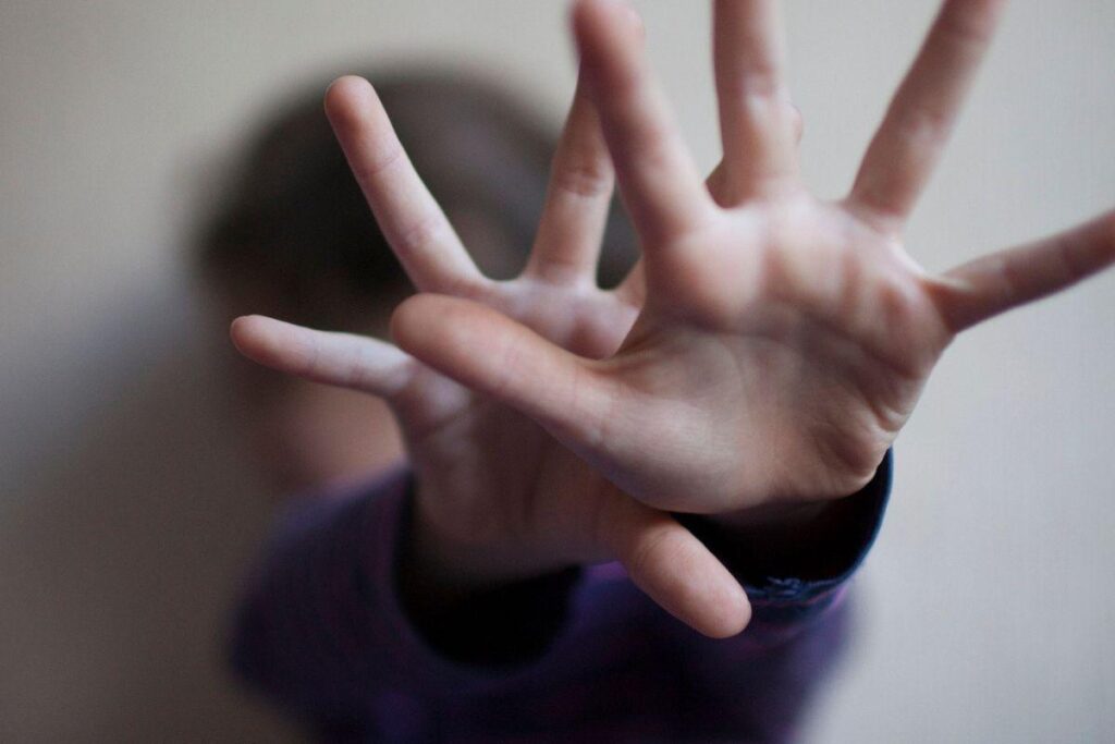 Menina de 4 anos foi atingida por bala enquanto comprava pipoca