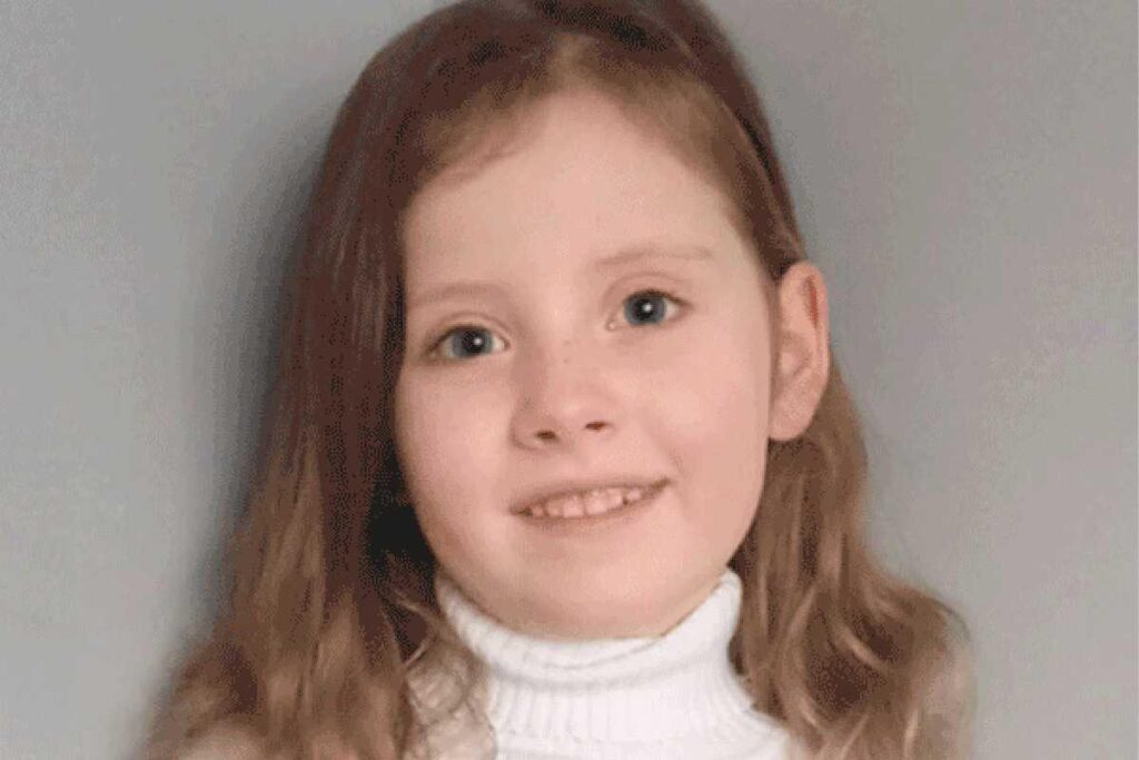 Bella J. Dark aparece com o livro publicado, The Lost Cat, e é referenciada como a pessoa mais jovem do mundo a publicar um livro