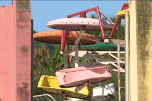 O acidente com o brinquedo deixou duas meninas, de 9 e 10 anos, feridas – uma delas em estado grave