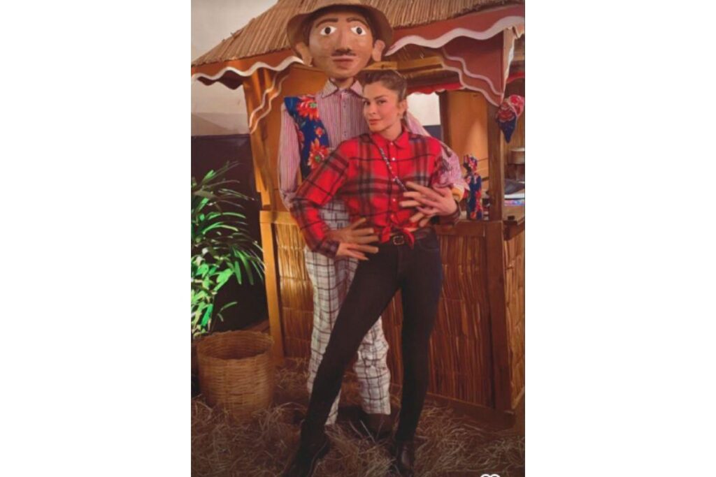 Cauã Reymond aparece com Grazi Massafera e Mariana Goldfarb em foto com a filha