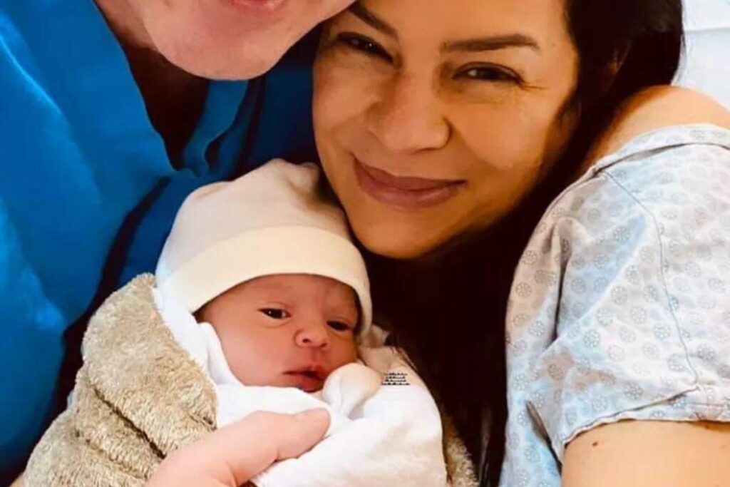 A mãe realizou sonho e teve a primeira filha aos 56 anos