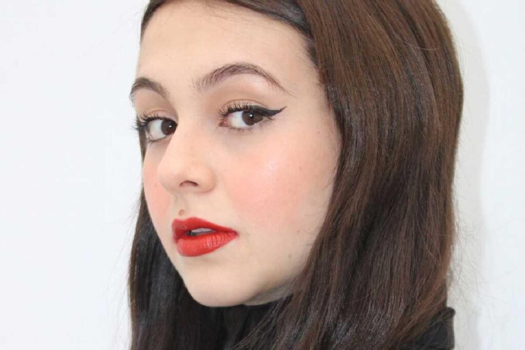 A atriz divulgou uma carta aberta contando sobre os tipos de violência que sofreu