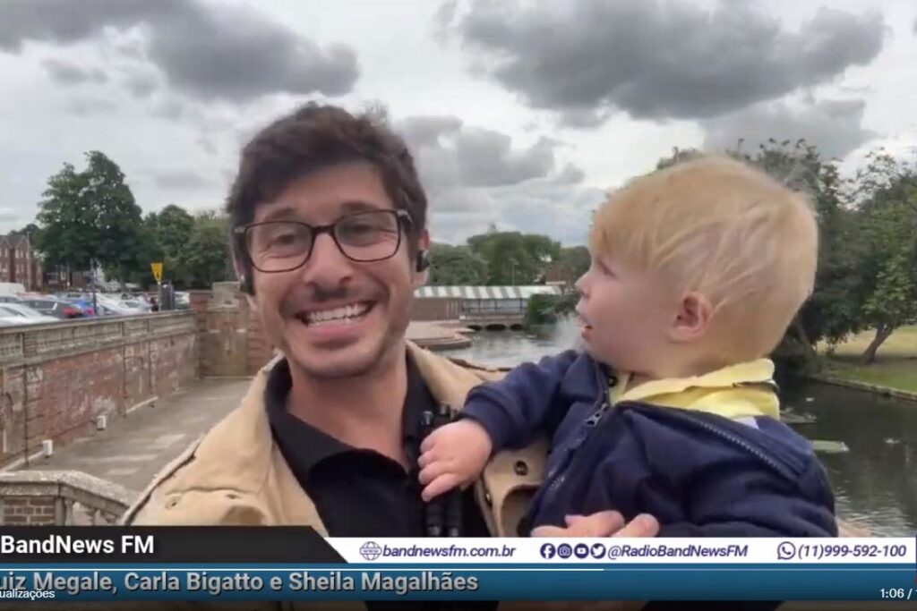 Repórter da Band faz entrada ao vivo com filho