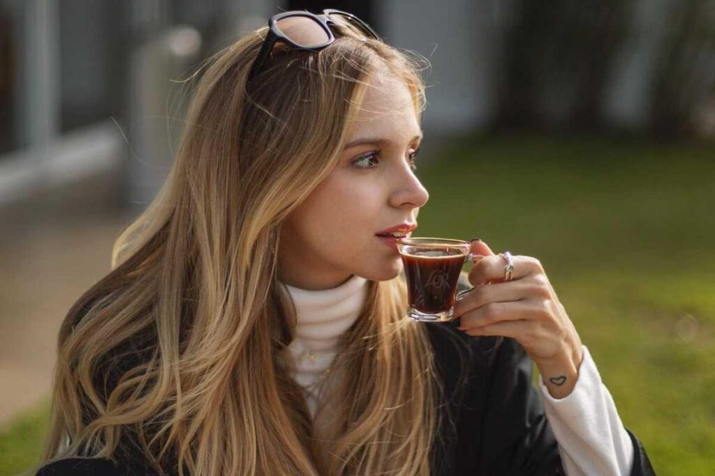 Em sequência de stories, Isabella Scherer compartilhou o motivo que a levou a ficar internada durante a semana