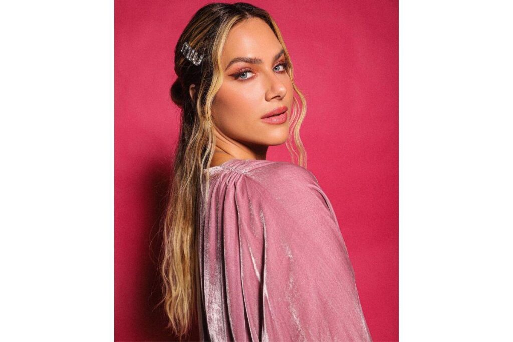 A família precisou que Bruno Gagliasso, que está na Espanha, autorizasse o embarque do filho.