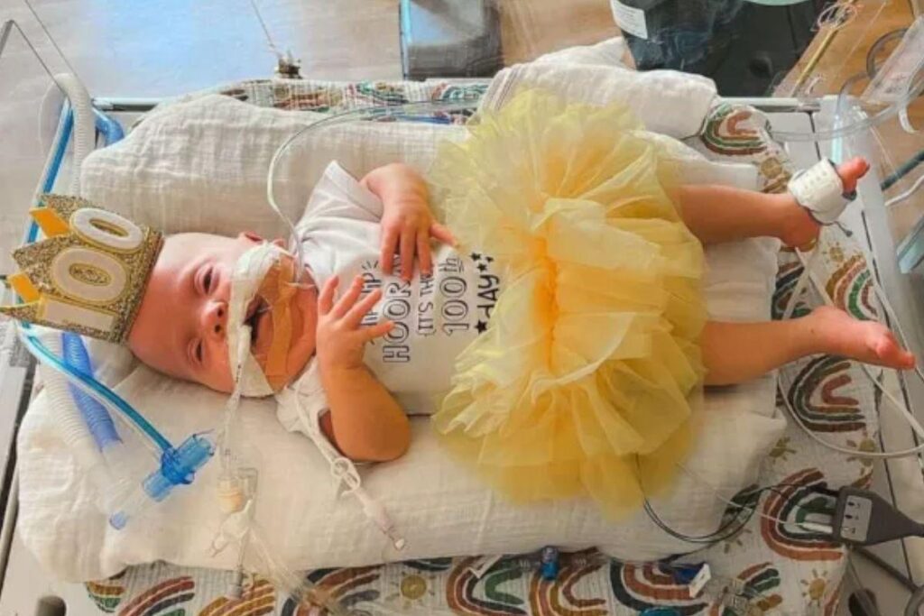 Lindsay e Tyler comemoraram a data com a filha na UTI neonatal