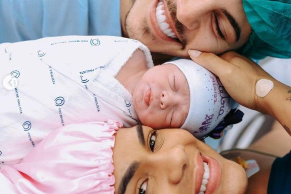 Tays Reis anuncia chegada de Pietra