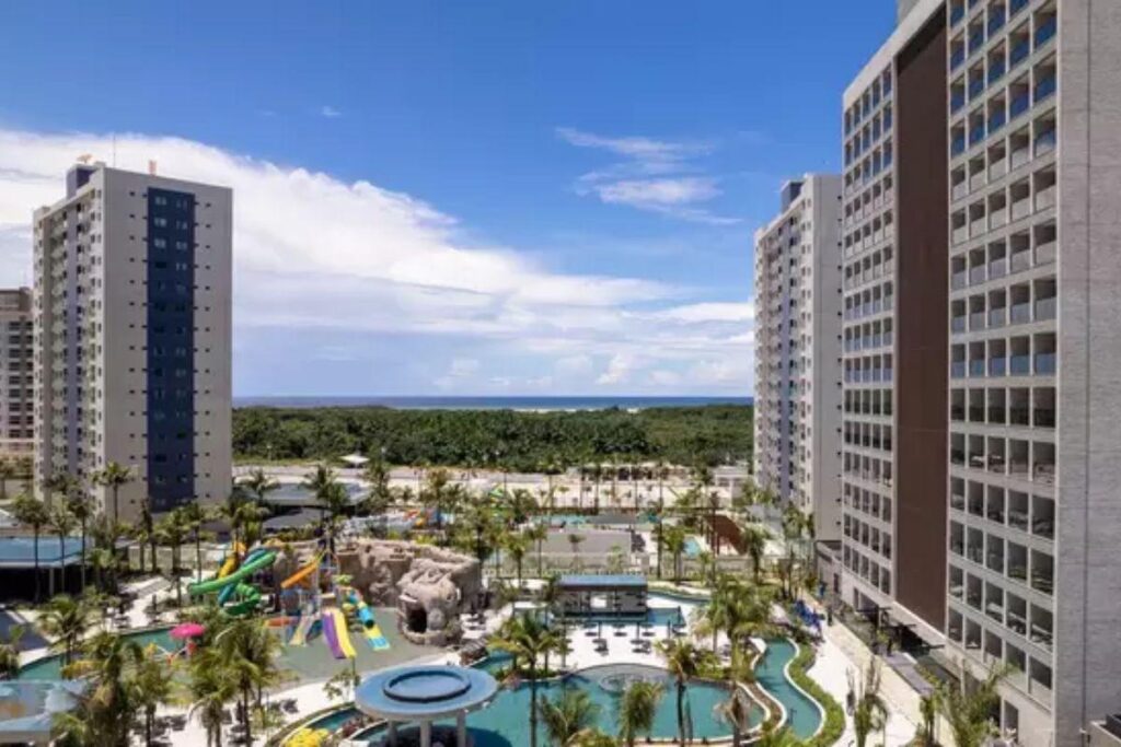 A criança estava sem os pais no parque aquático três horas após o fim do funcionamento do local