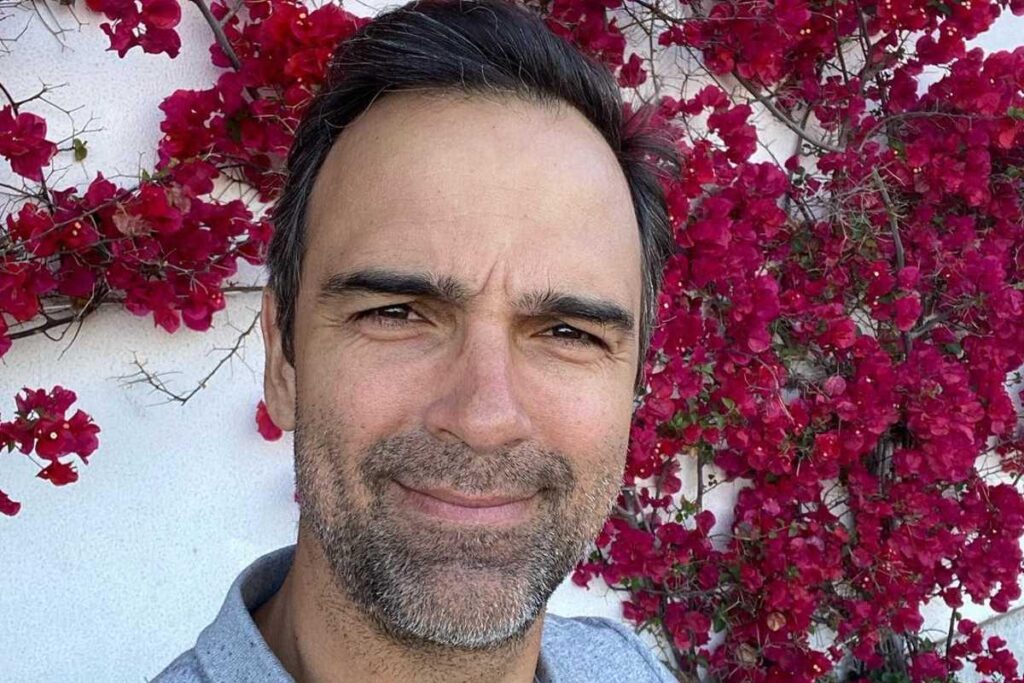 Tadeu Schmidt comemora os 18 anos da filha mais nova, e compartilha registros de carinho no perfil pessoal